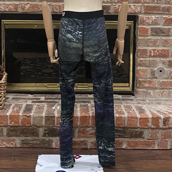 Nike abstract Dri-Fit black and blue leggings / M / Excellent condition - Picture 9 of 15